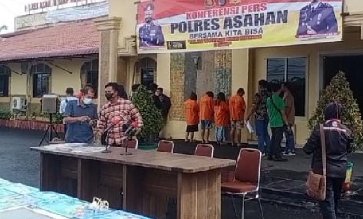 Polres Asahan Dan Dandim 0208/As Gerebek Judi ...